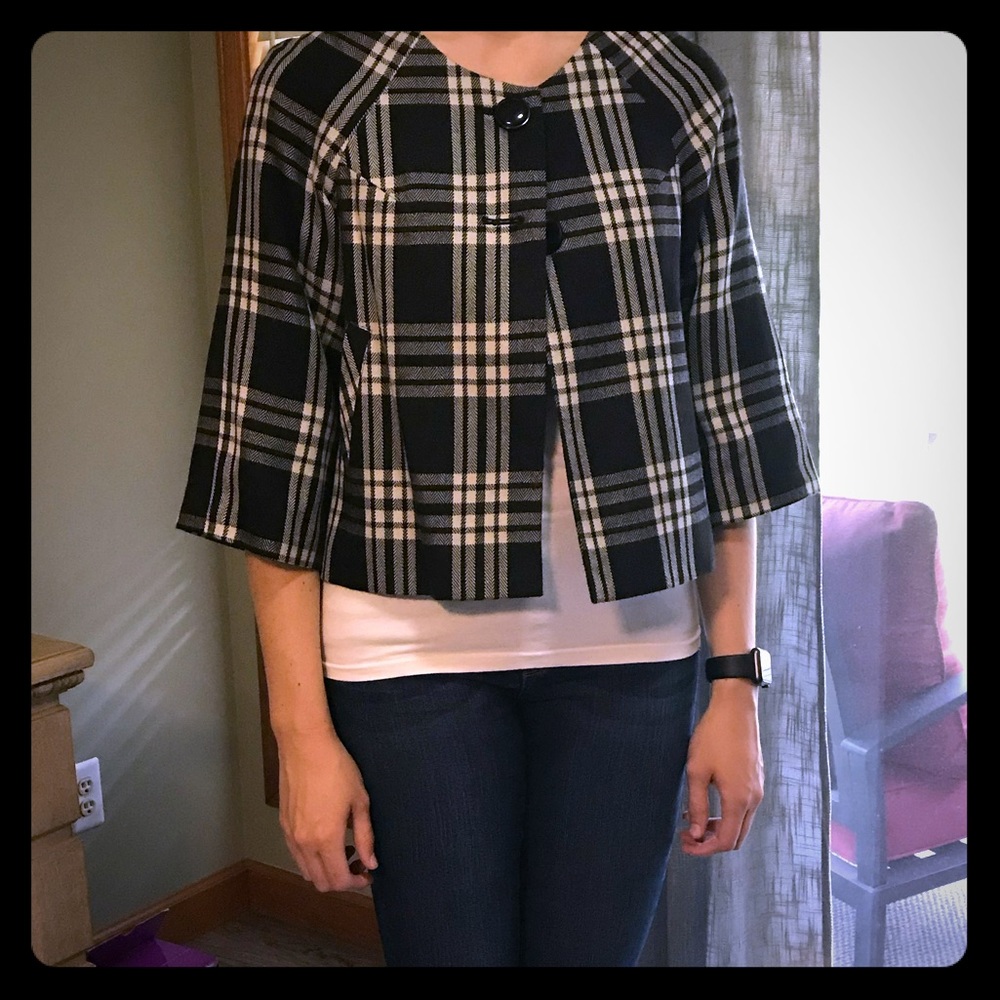 Super cute black and white jacket